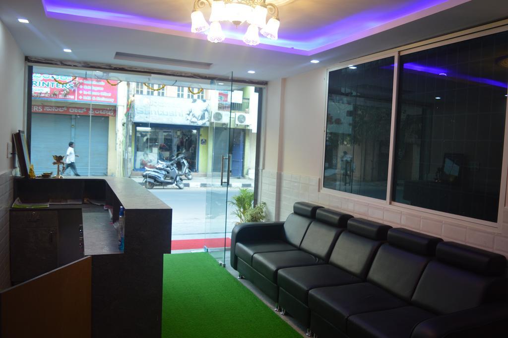 Sri Balaji Guest House Bangalore Exterior photo