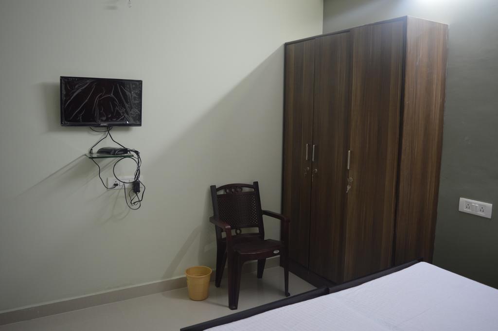 Sri Balaji Guest House Bangalore Exterior photo